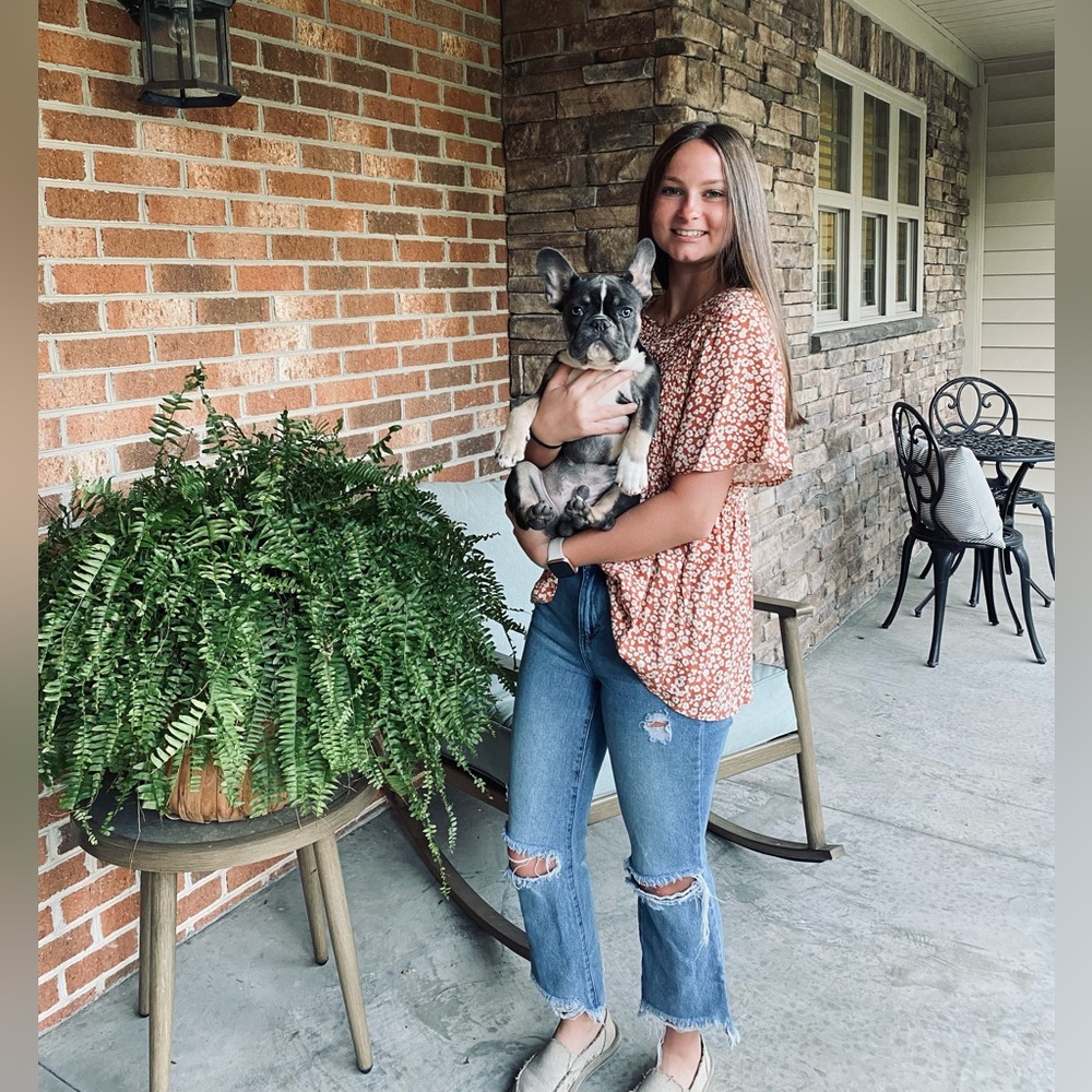 Meet your Posher, Ella